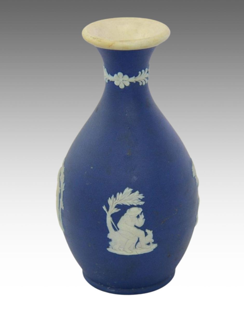Wedgwood blue vase stickpin