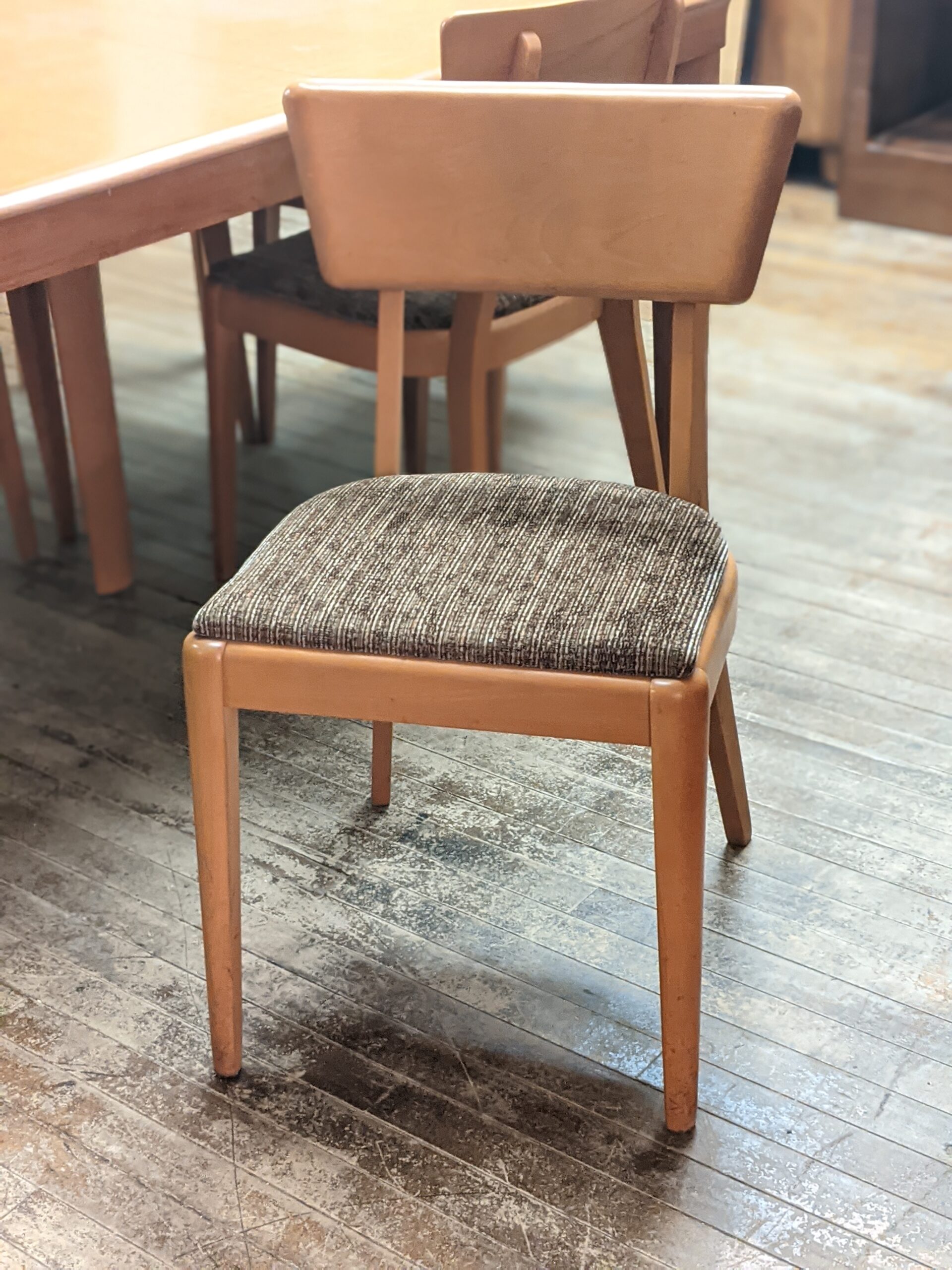 Heywood Wakefield Mid-Century Modern Dining Set | Extention Table and 6 Chairs | Champagne | 20528 - Image 4