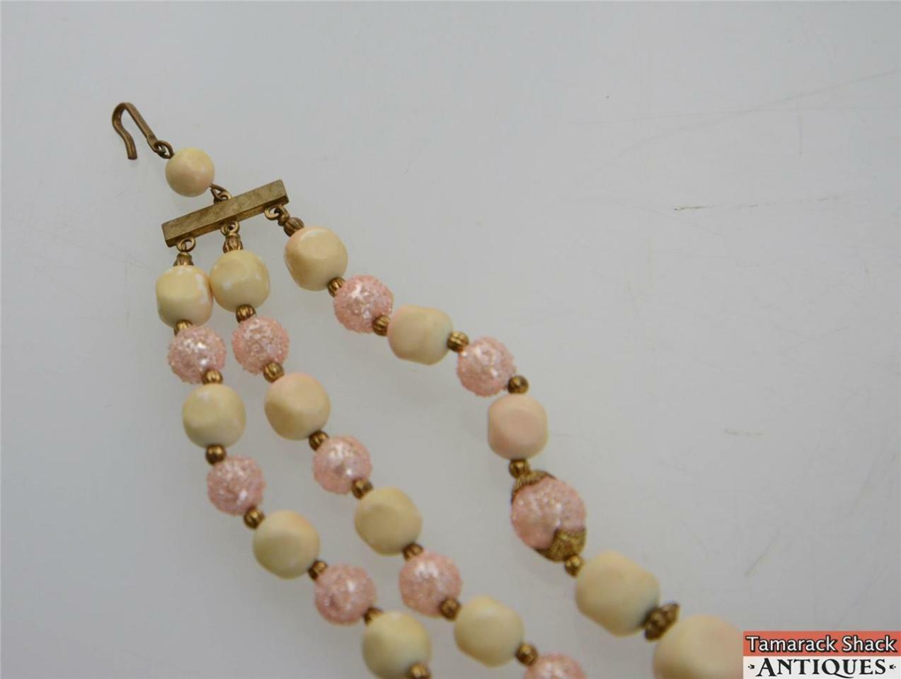 Vintage 3 Strand Choker Style Necklace Pink and Cream Gold Toned Hook Clasp - Image 4