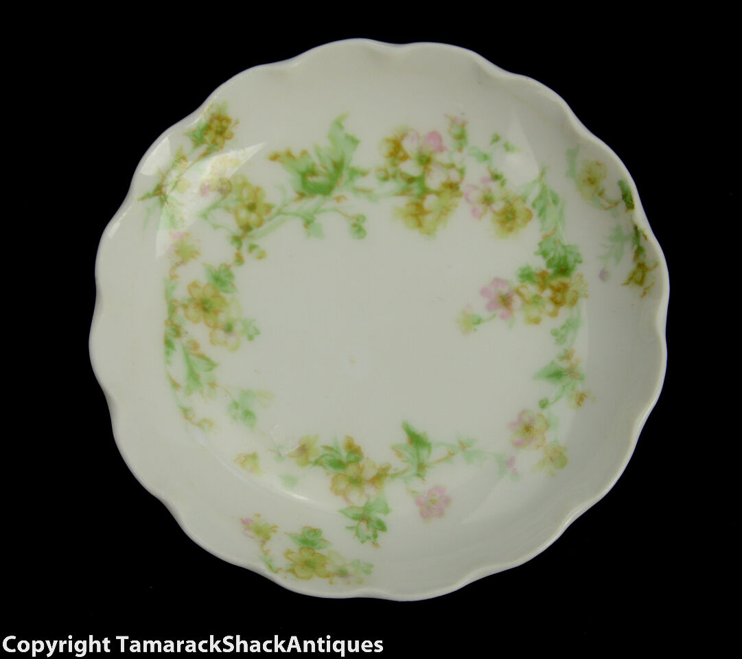 Set of 6 Haviland Limoges Nosegay Flower Pattern White Scalloped Butter Pats - Image 5