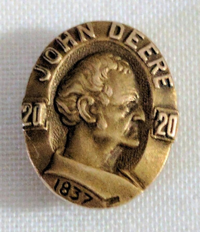 VTG Pin Back John Deere Farm Equipment 10kt 20 Year Loyal Service Lapel