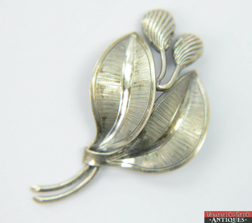 Danecraft vintage/nos silver tone 3 Elephant pin 