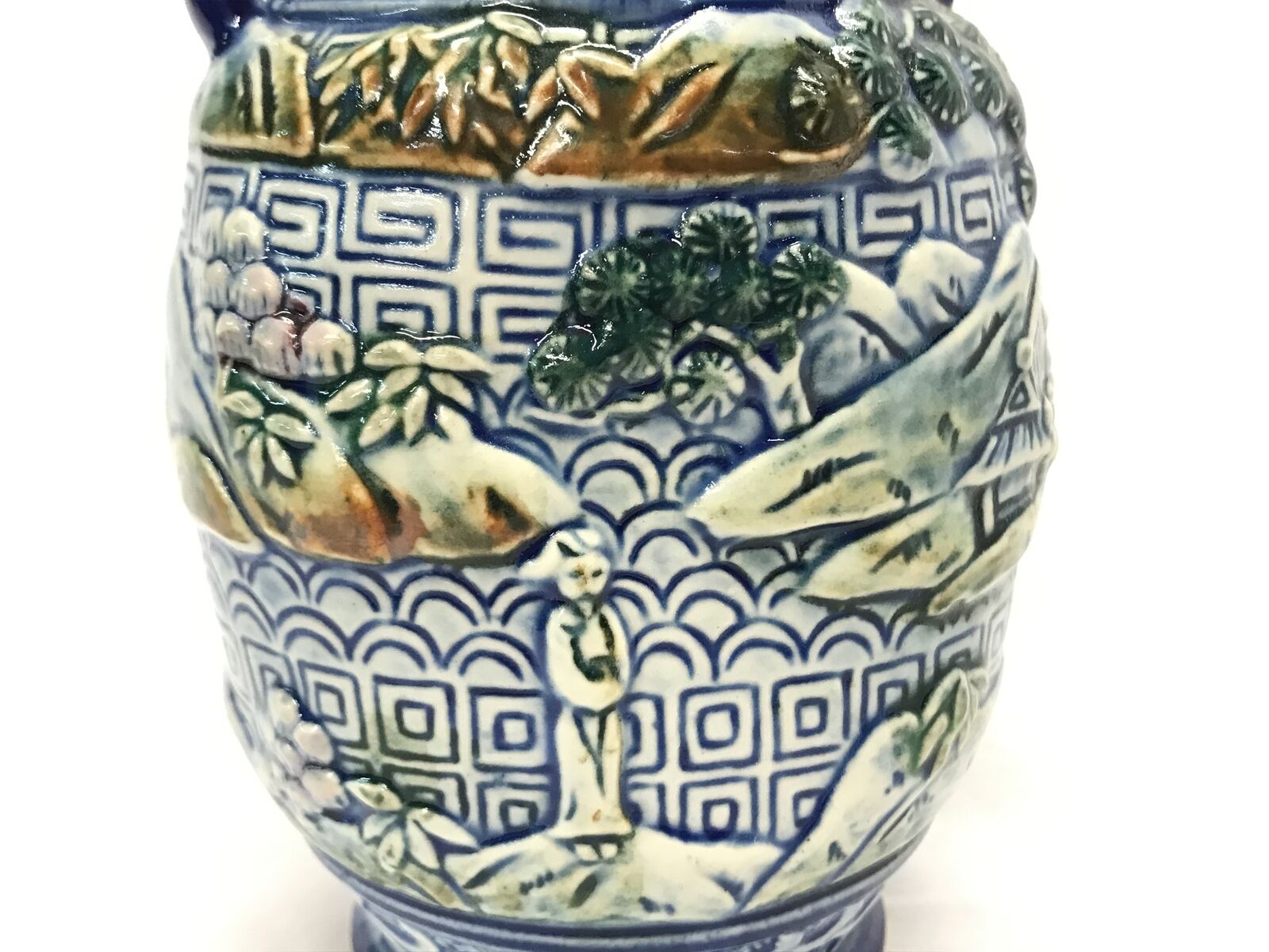Vintage Japan Asian Orient Landscape Majolica Figular Relief Vase, 6.25" | 22220 - Image 7