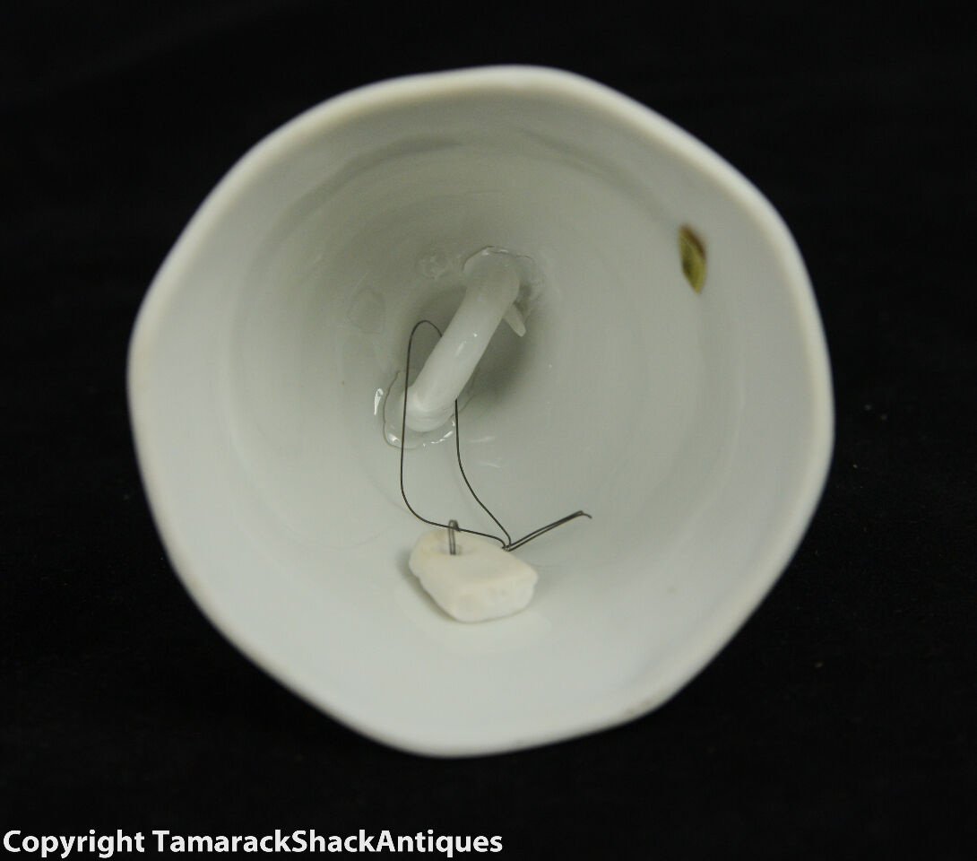 Vintage Las Vegas Collectible Bell Flowers White Thin Gold Stripes Handle - Image 4