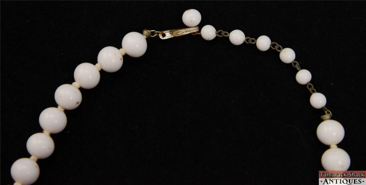 Vintage Japan Round White and Clear Bead Choker Necklace 15 1/2" Long Hook Clasp - Image 4