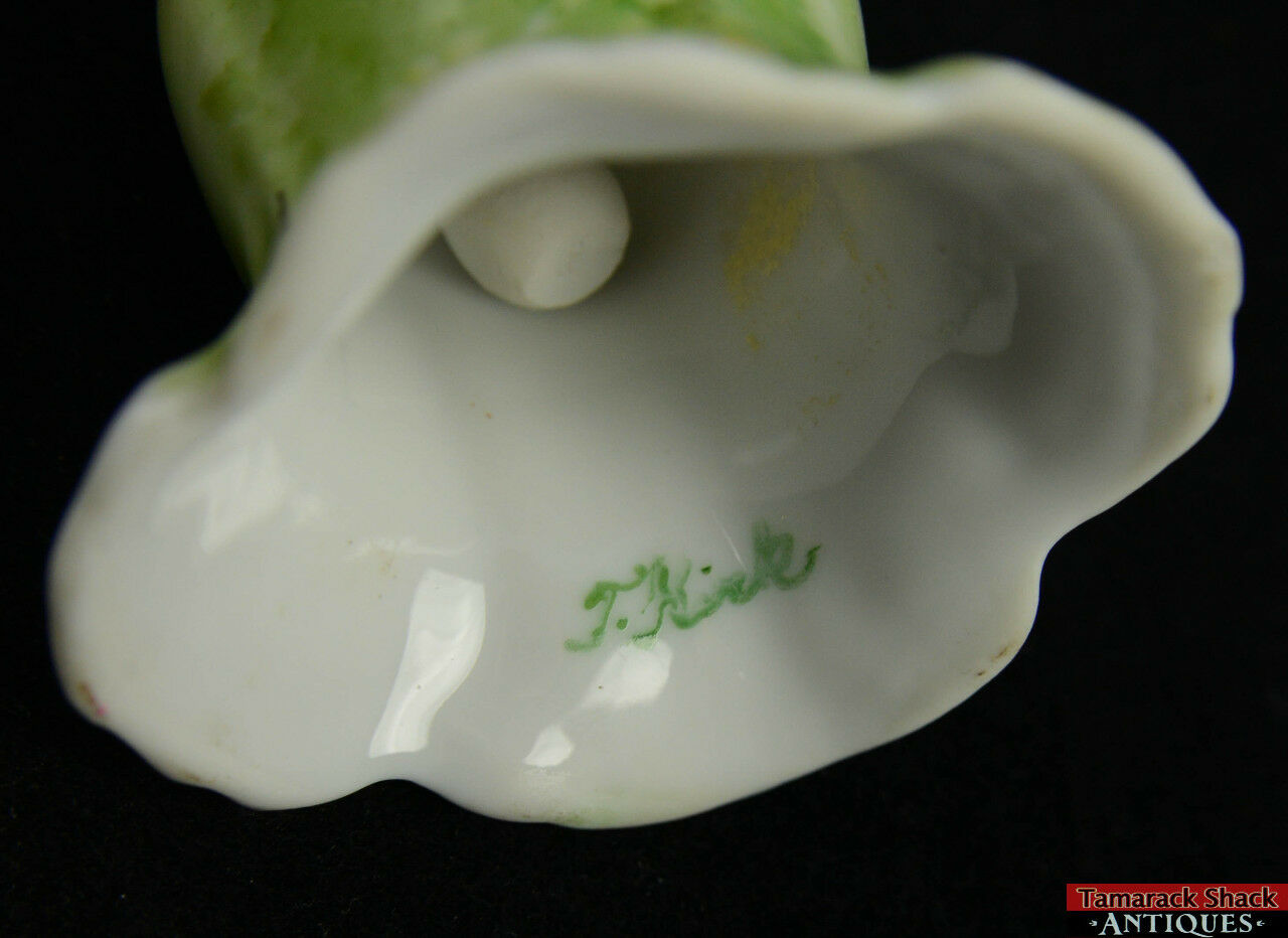 Vintage Hand Painted Tulip Shaped Hand Bell Signed By J. Kirk Richards Daisies - Image 8