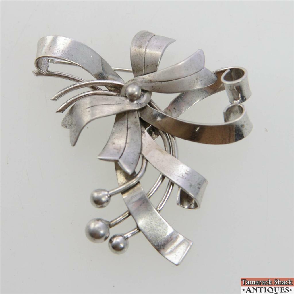 925 Sterling Silver Vintage Faux Pearl Filigree Floral Design Pin Brooch